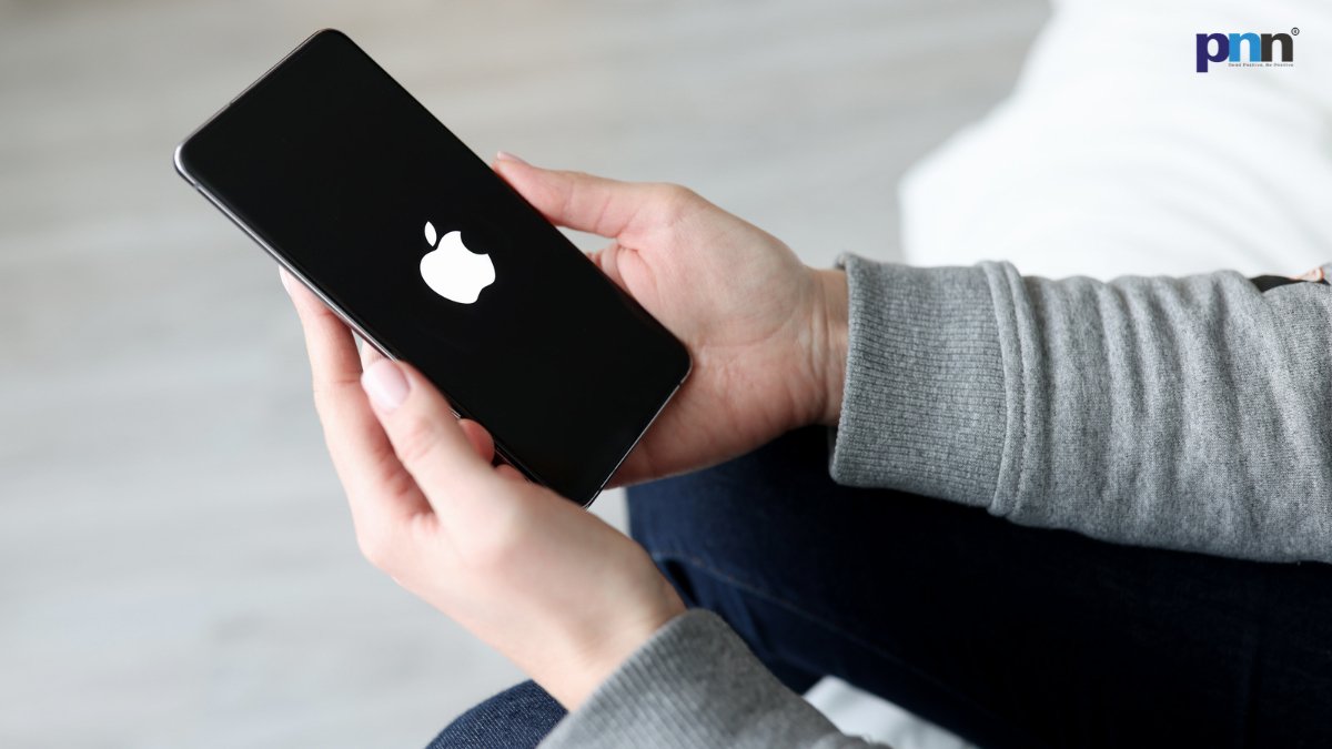 Apple Says ‘Reachability’ Feature Coming to iPhone Duo Later This Year